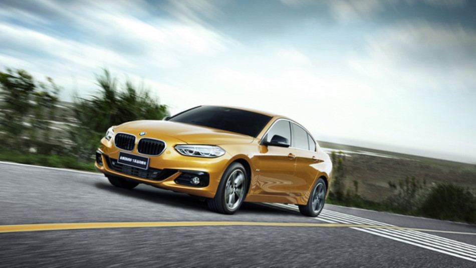 BMW 1 Serisi Sedan resim galerisi