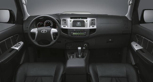 YEN TOYOTA HILUX INVINCIBLE RESM GALERS