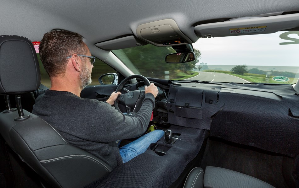 Yeni Opel Insignia Grand Sports test g�r�nt�leri