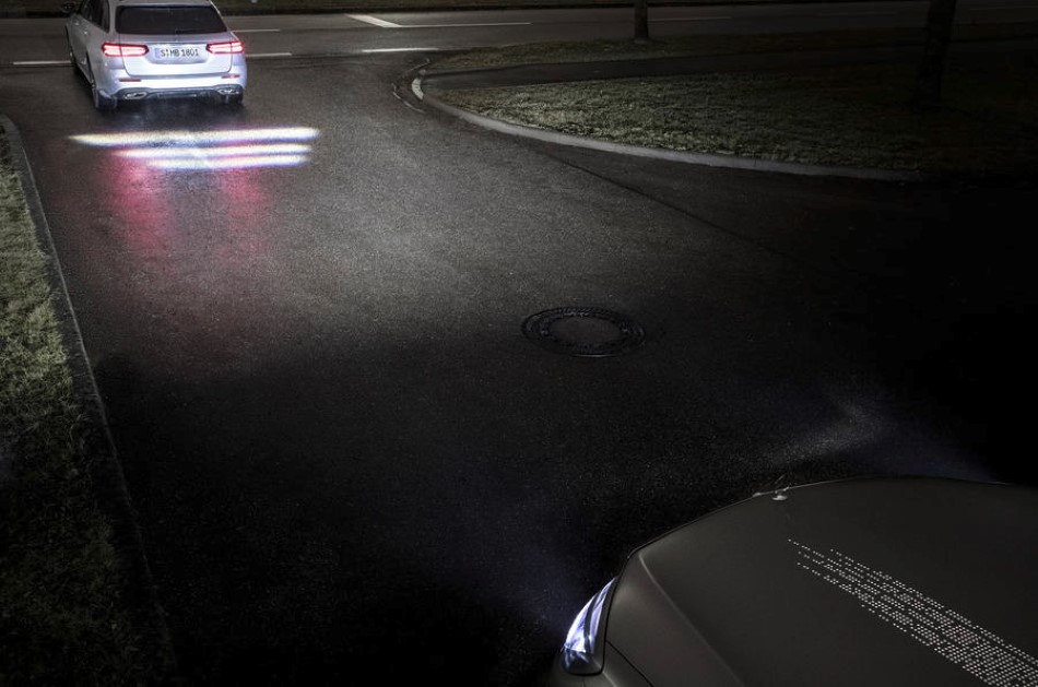 Mercedes'ten yeni aydnlatma teknolojisi Digial Light