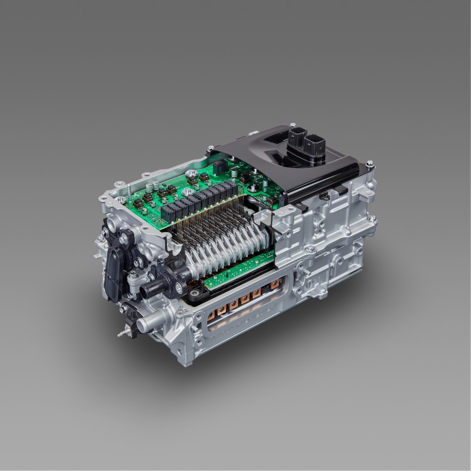 Toyota'nn yeni motor, anzman ve bataryalar