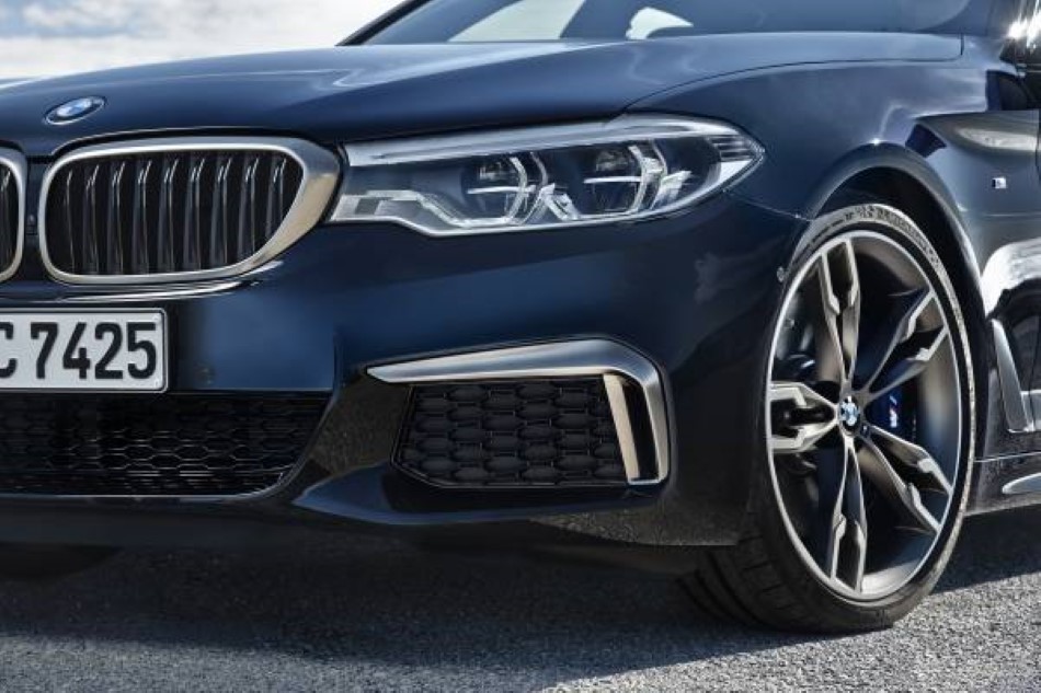 Yeni BMW M550i xDrive resim galerisi