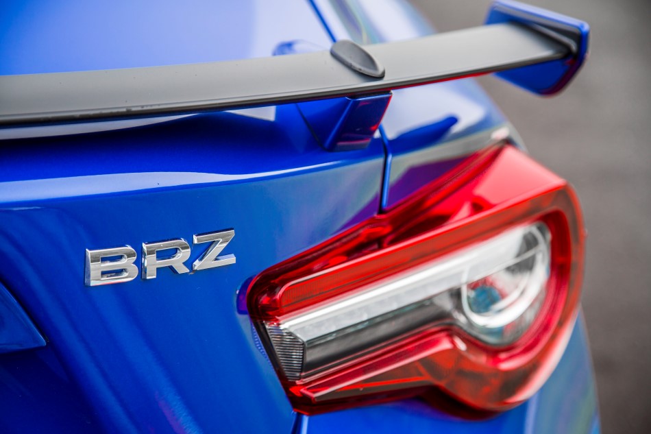 Yeni Subaru BRZ resim galerisi