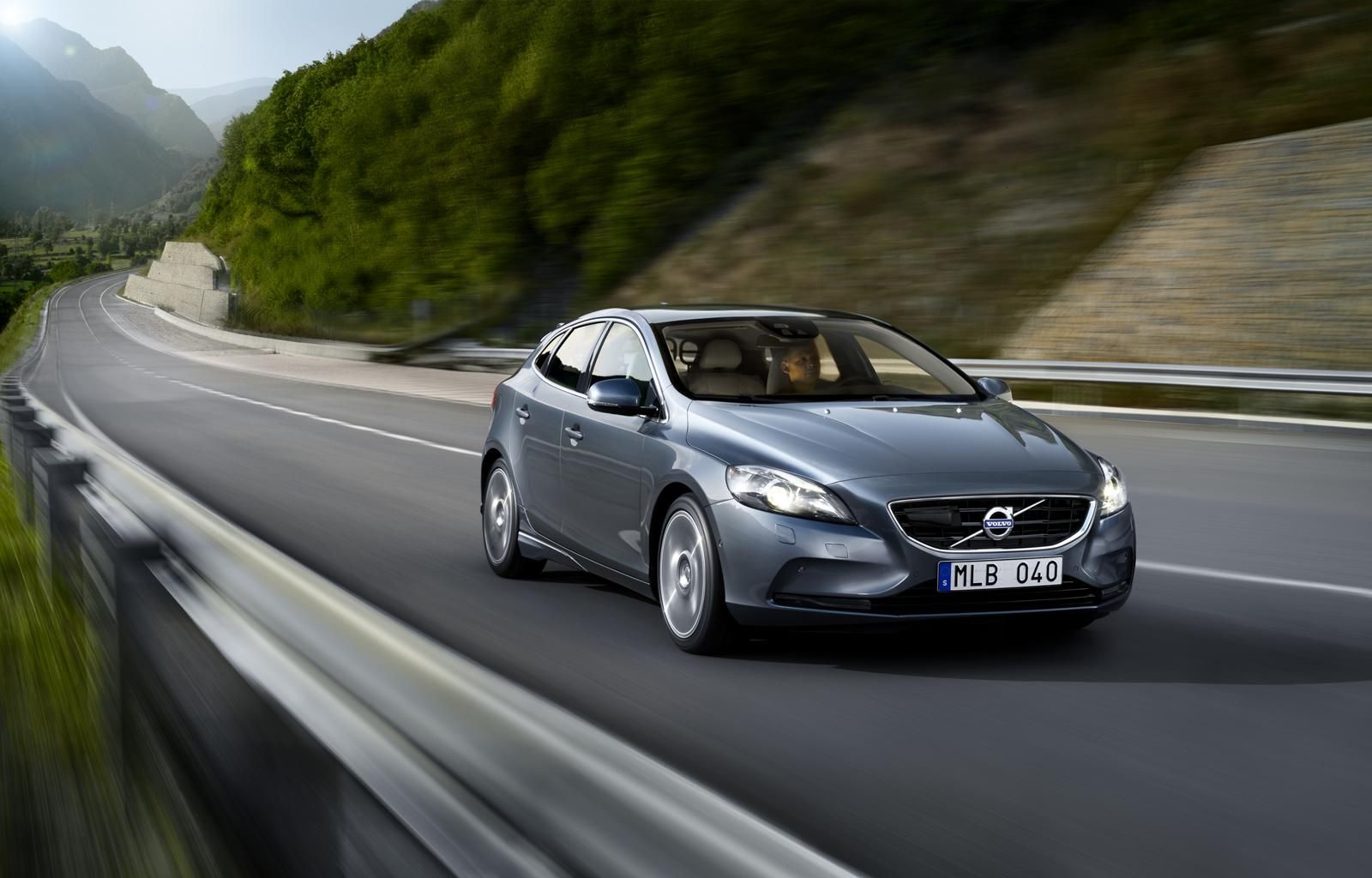 VOLVO V40 GALER