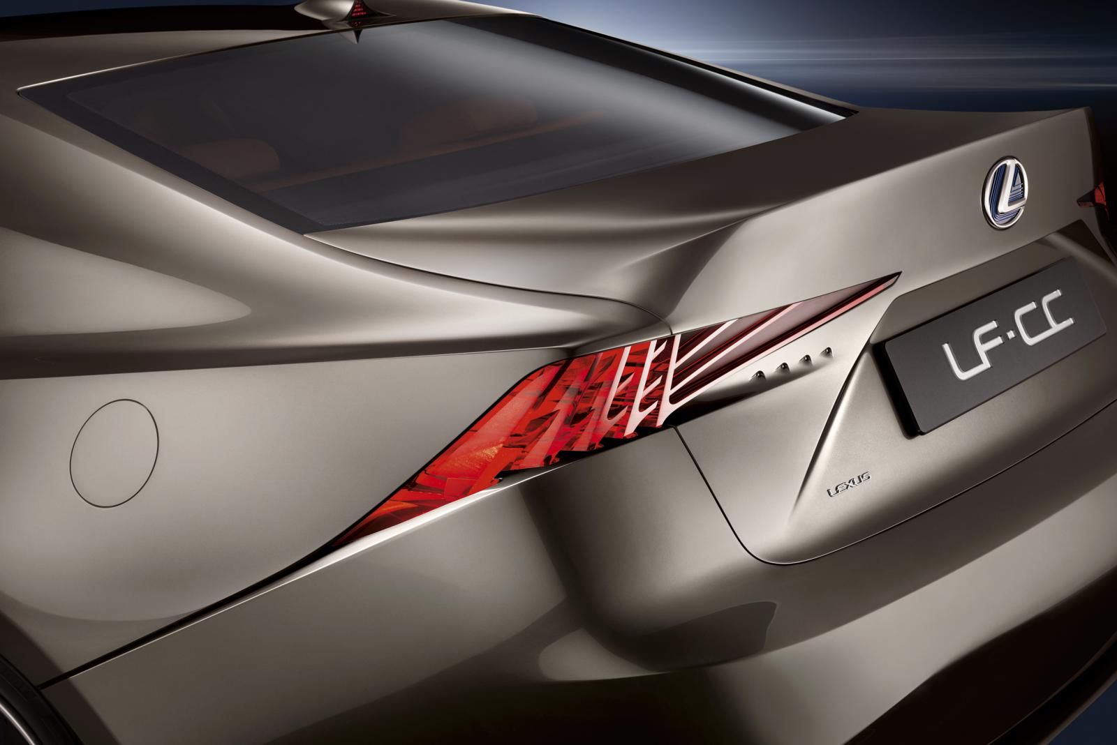 LEXUS LF CC GALER