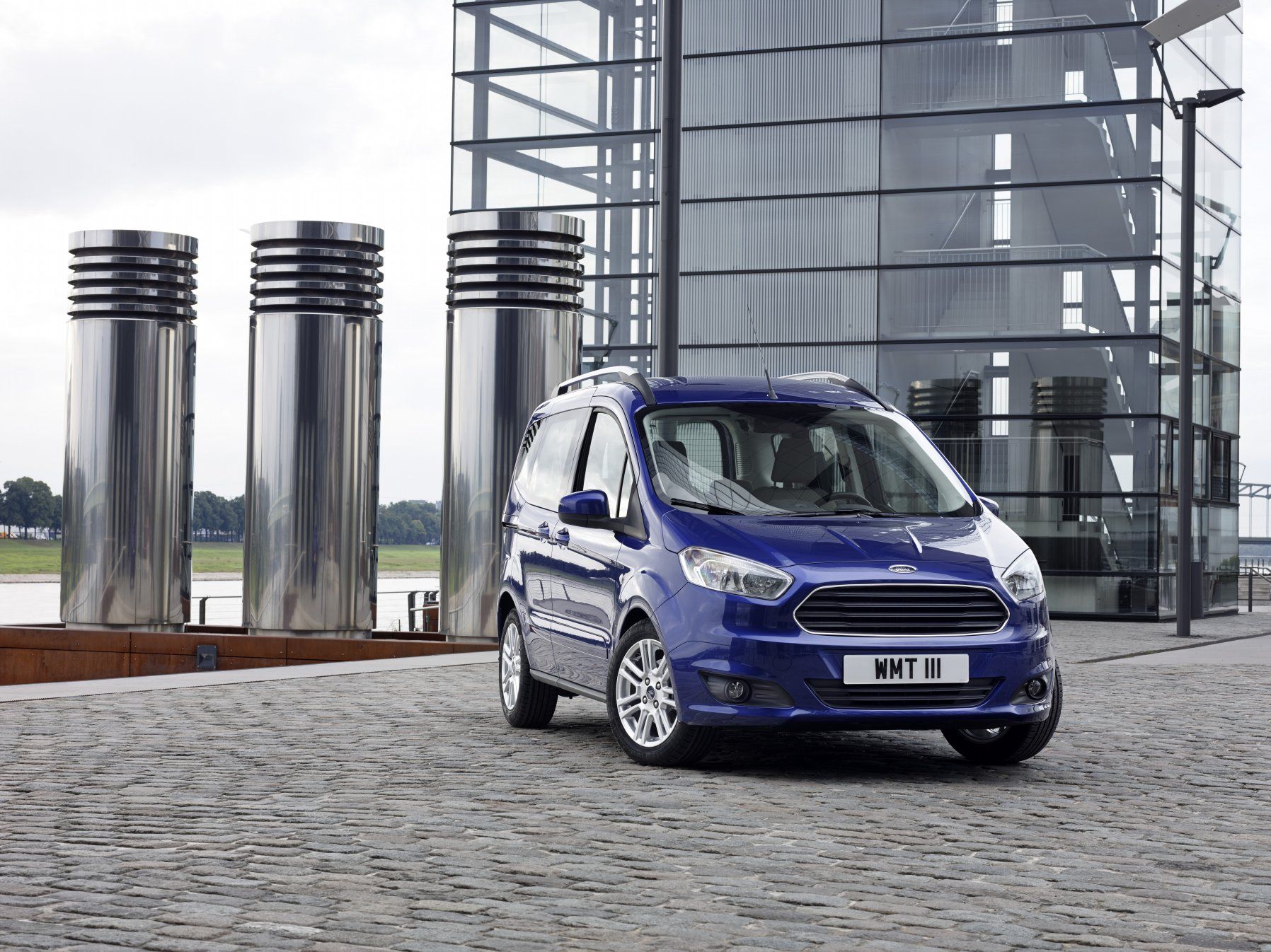 YEN FORD TOURNEO COURER DETAYLI RESM GALERS