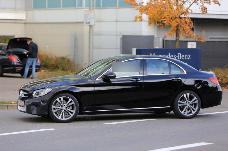 2017 Mercedes-Benz C-Serisi resim galerisi