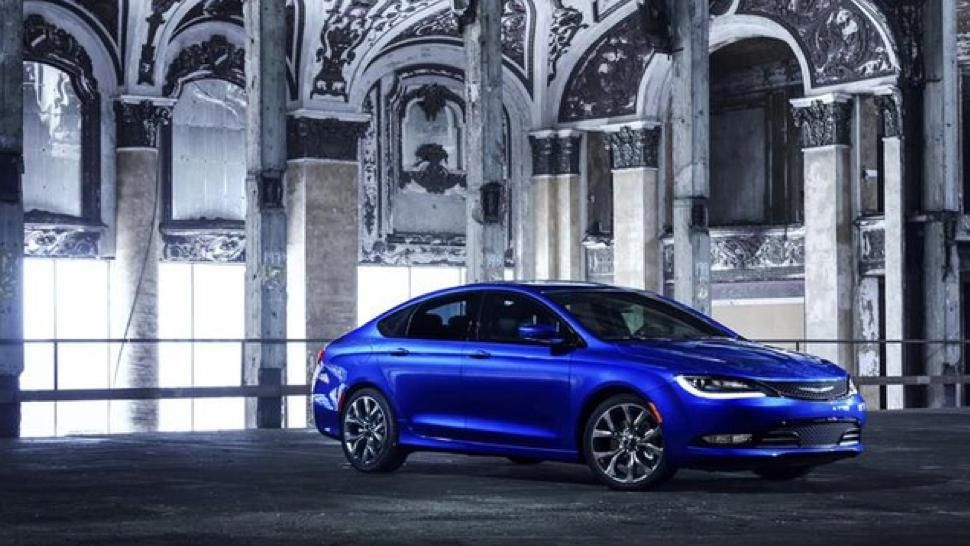 YEN 2015 CHRYSLER 200 RESM GALERS