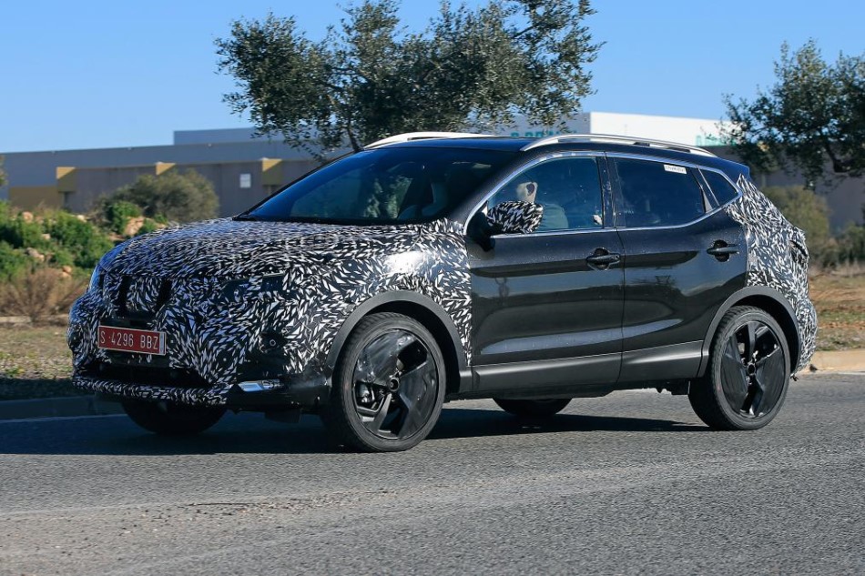 Makyajl� Nissan Qashqai resim galerisi