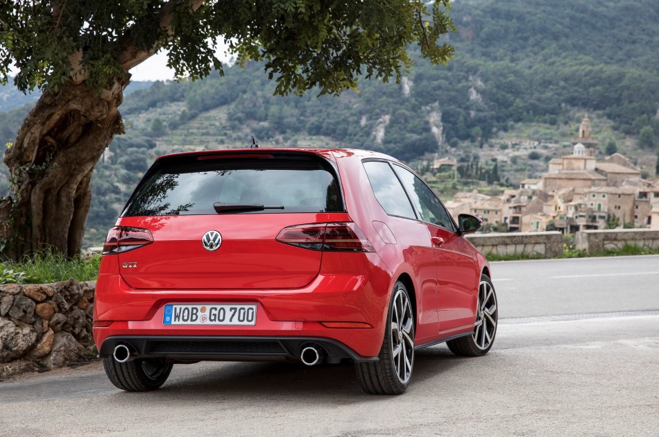 Makyajl� VW Golf sat��a ��kt� - resim galerisi