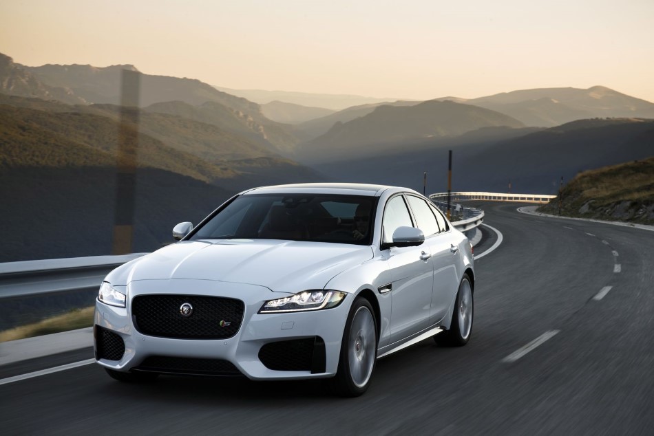 2018 Jaguar F-Pace, XF ve XE modelleri resim galerisi