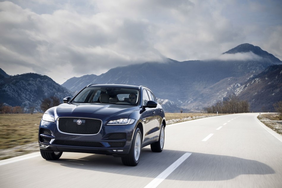 2018 Jaguar F-Pace, XF ve XE modelleri resim galerisi