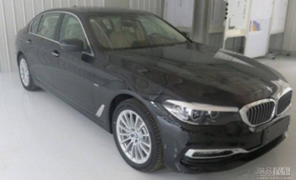 in'e zel BMW 5 Serisi L resim galerisi