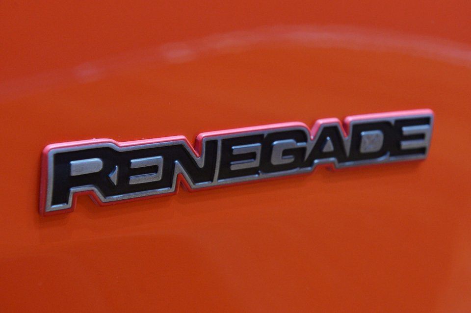 YEN JEEP RENEGADE TRALHAWK CENEVRE RESM GALERS
