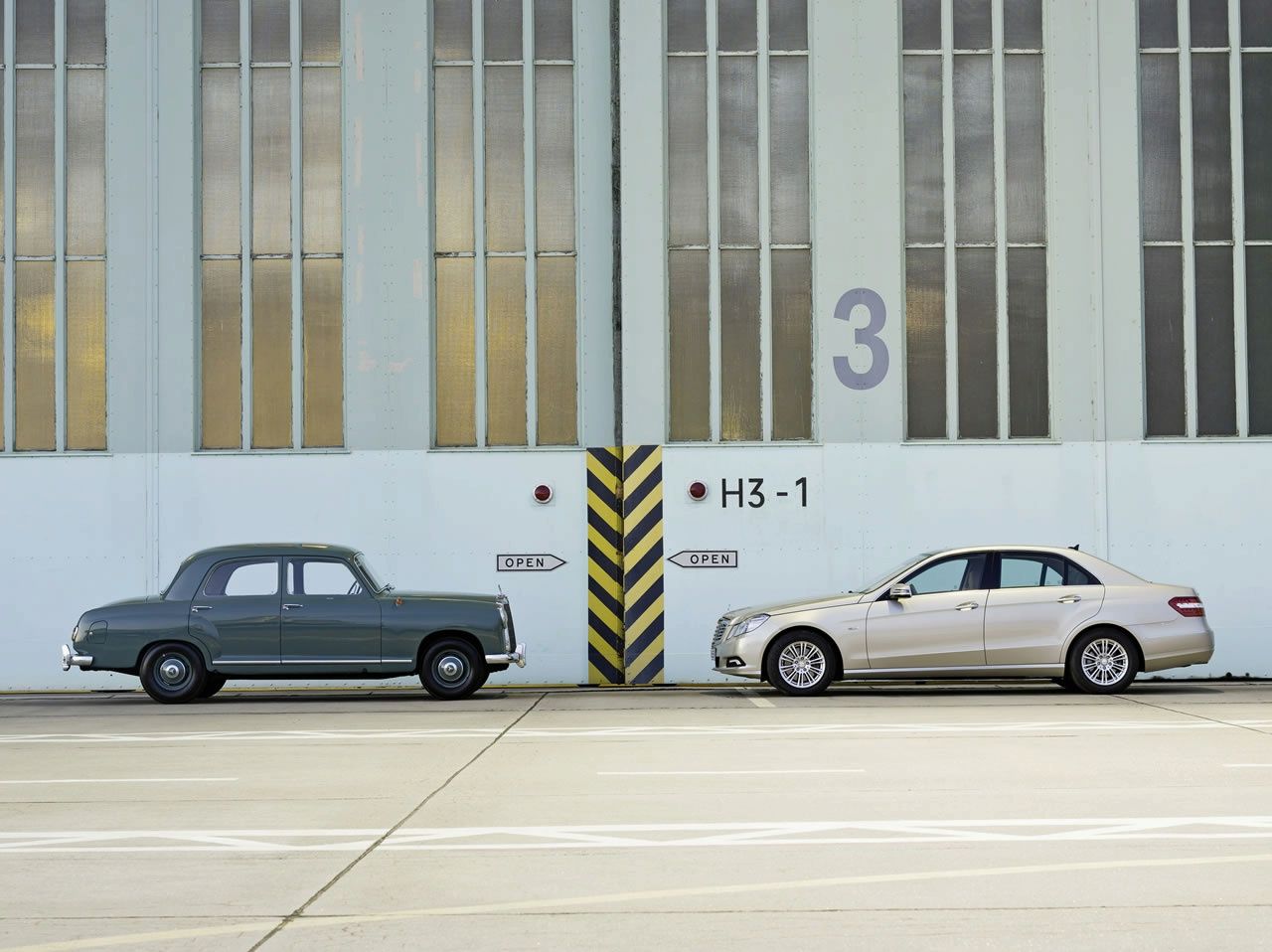 MERCEDES E SEDAN (2010)