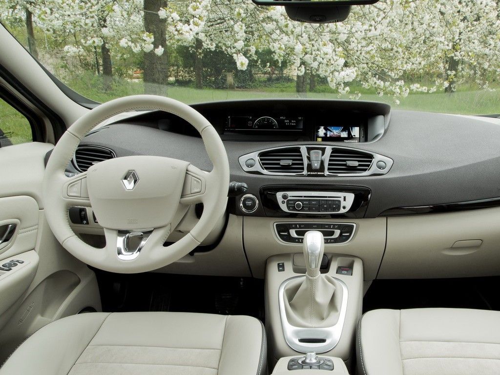 Yeni Citroen Picasso ile Renault Scenic Karlatrma Resim Galerisi