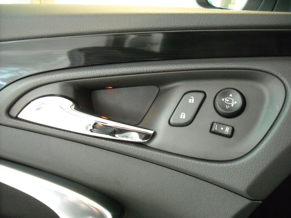 YEN MAKYAJLI OPEL NSGNA  MEKAN RESMLER