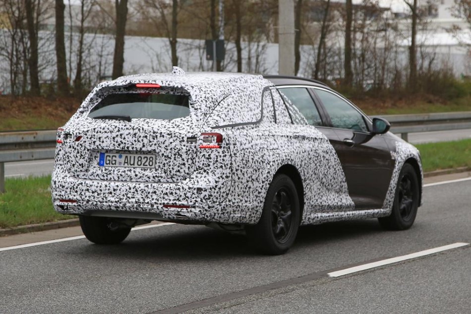 Opel Insignia Country Tourer resim galerisi