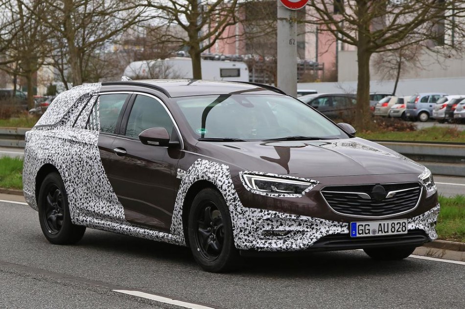 Opel Insignia Country Tourer resim galerisi