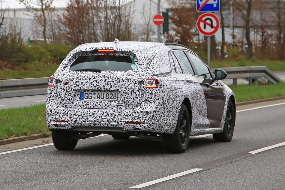 Opel Insignia Country Tourer resim galerisi