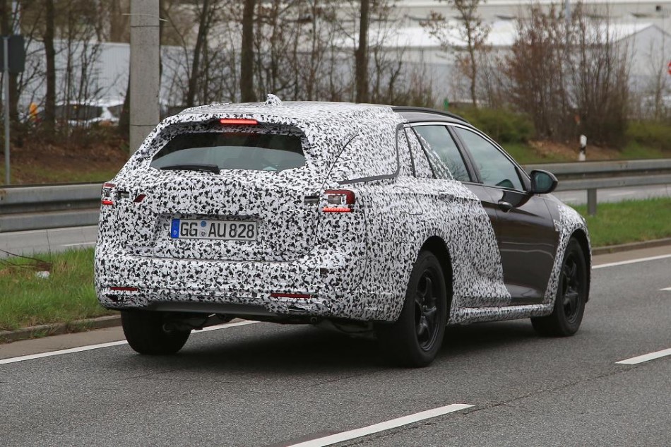 Opel Insignia Country Tourer resim galerisi