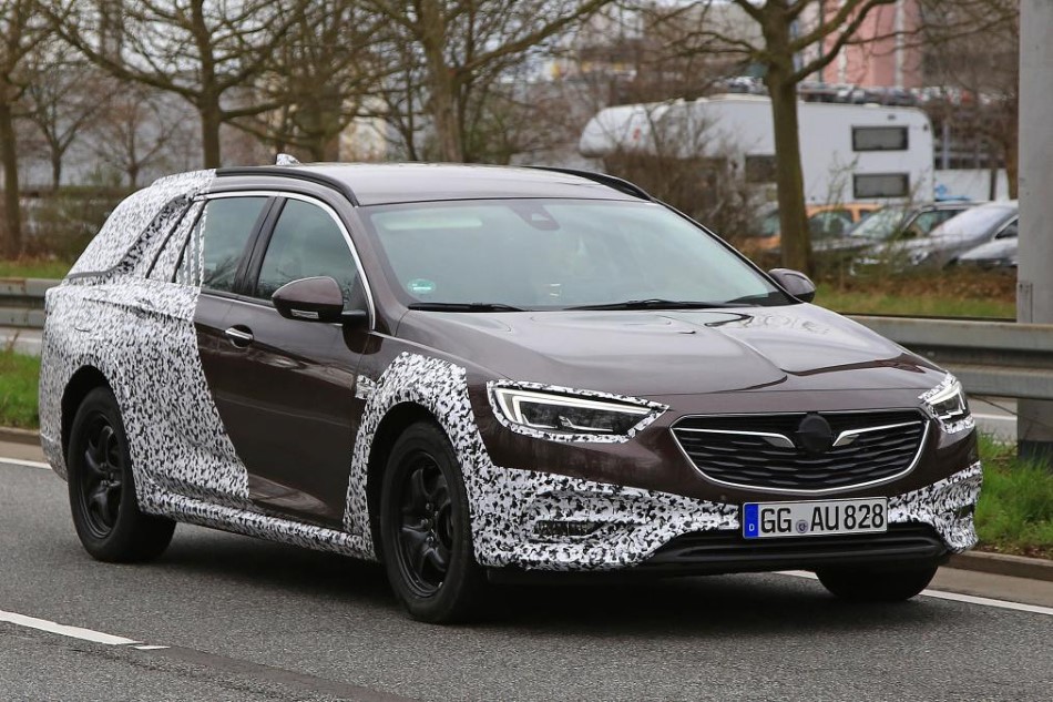Opel Insignia Country Tourer resim galerisi