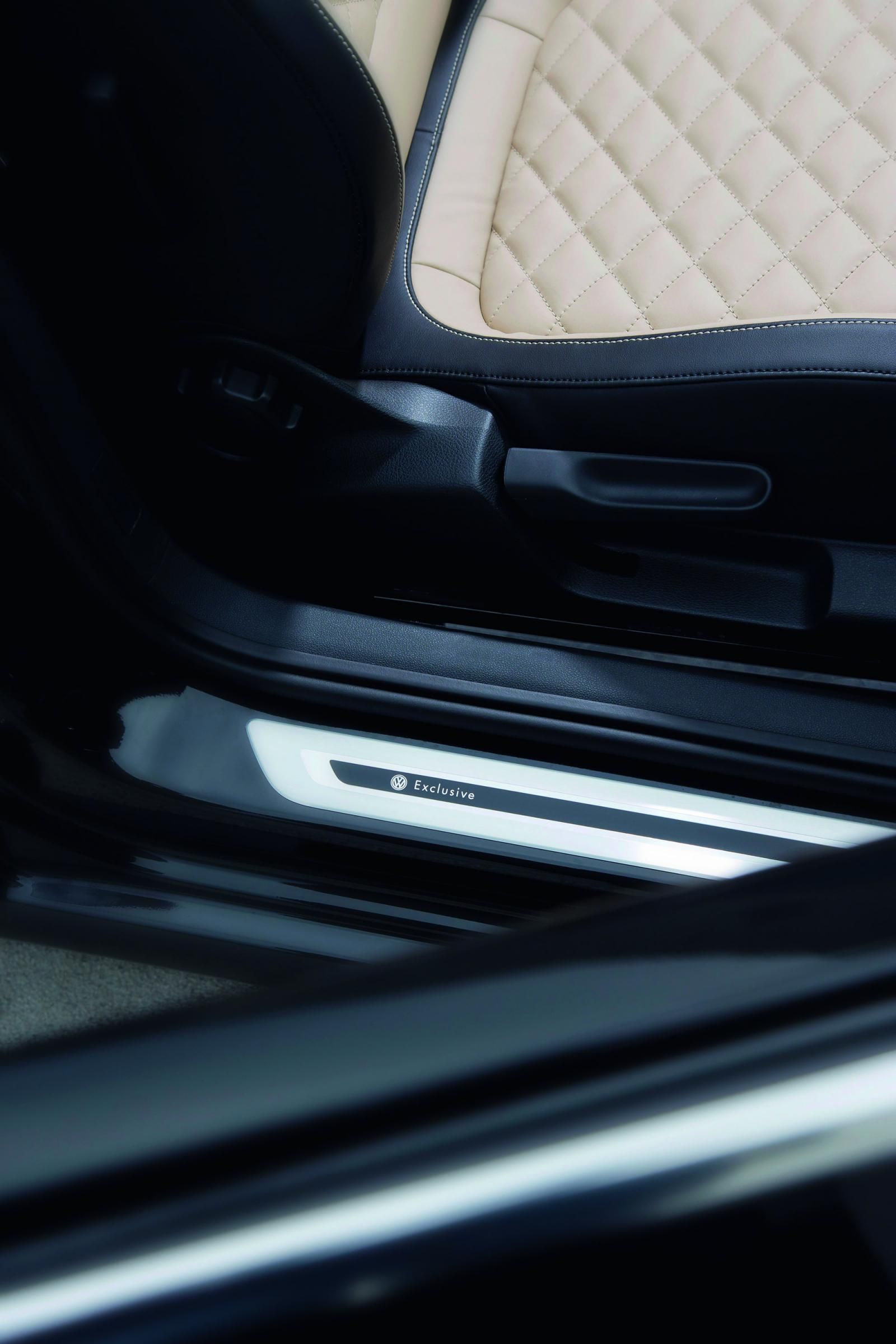 VOLKSWAGEN BEETLE CABROLET (2013) GALER