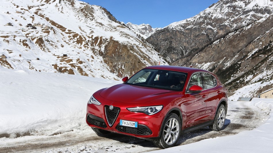 Alfa Romeo Stelvio detayl resim galerisi