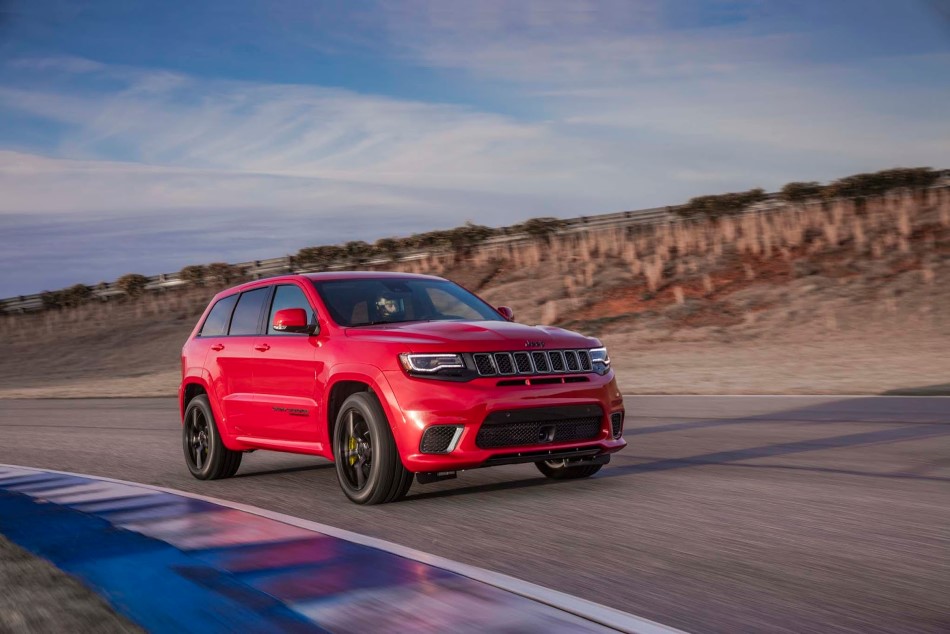2018 Jeep Grand Cherokee Trackhawk resim galerisi
