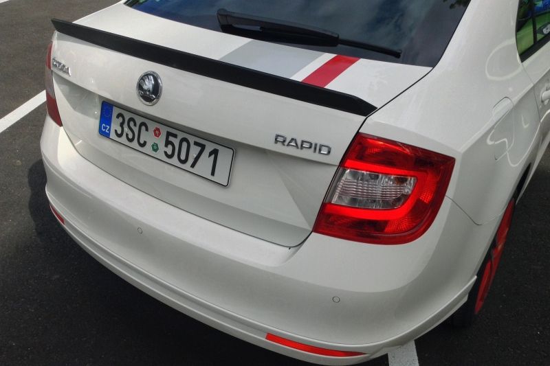 SKODA RAPD RED - GREY RESM GALERS