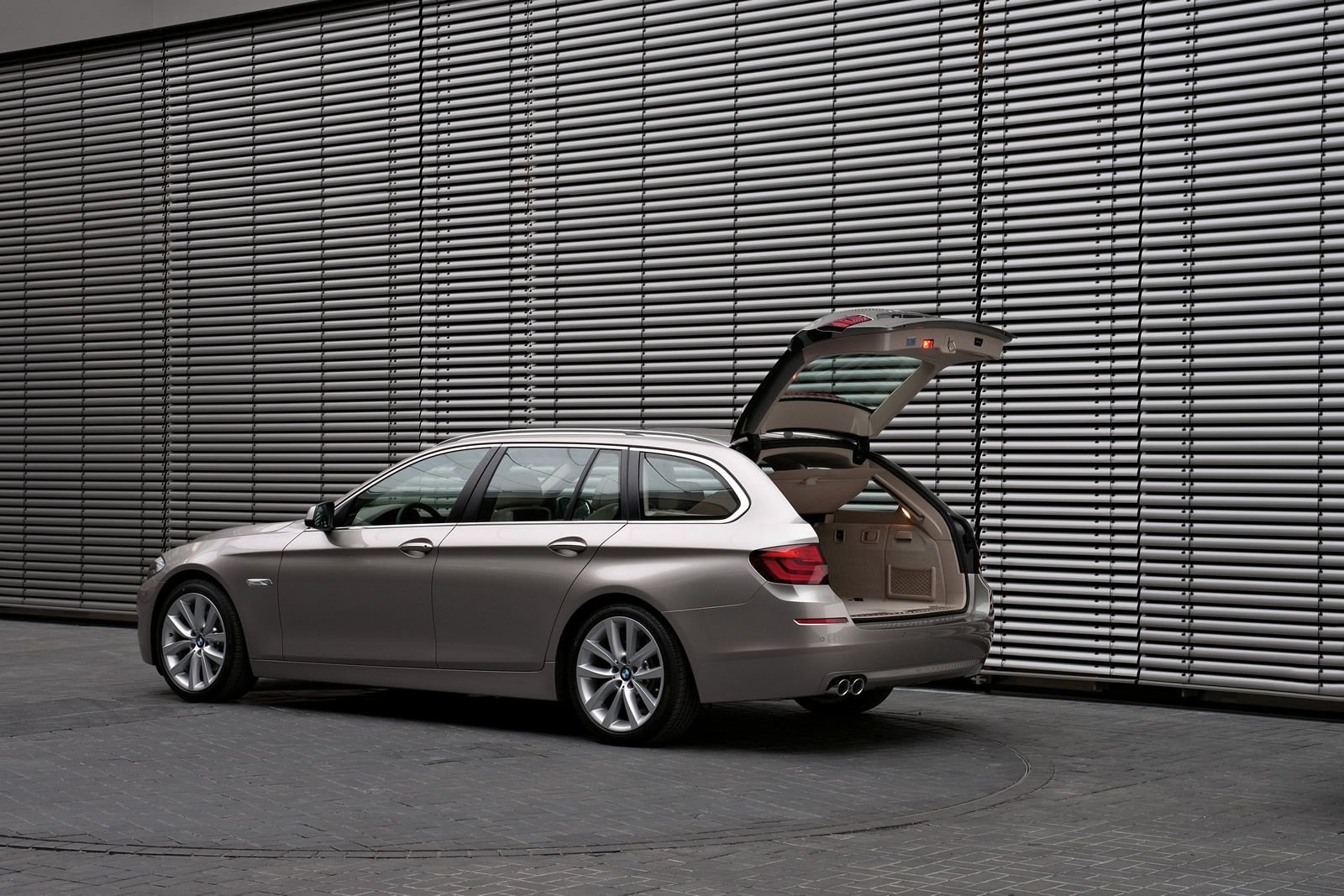 BMW 5 TOURING GALER