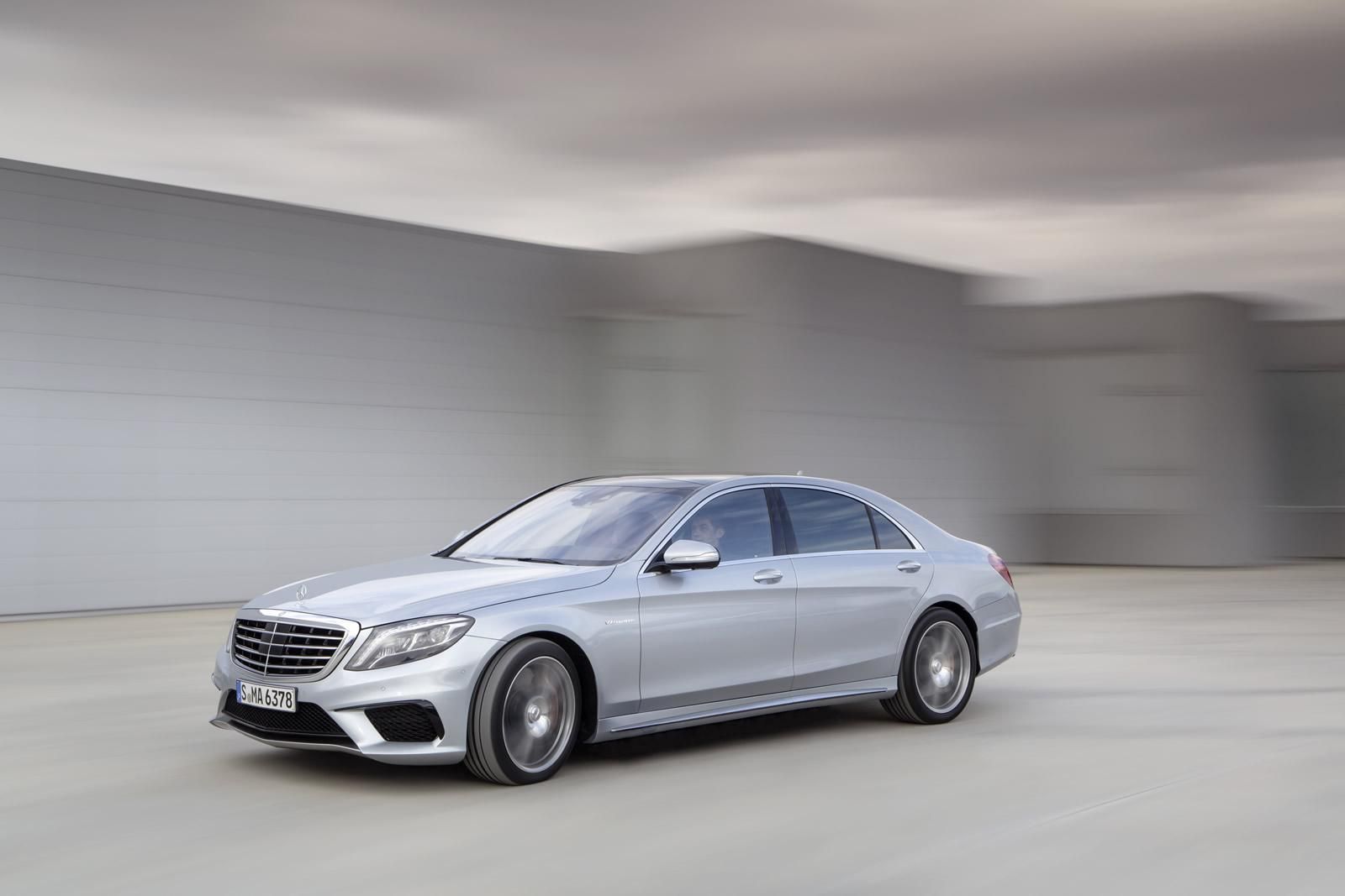 YEN MERCEDES S63 AMG RESM FOTORAF GALERS