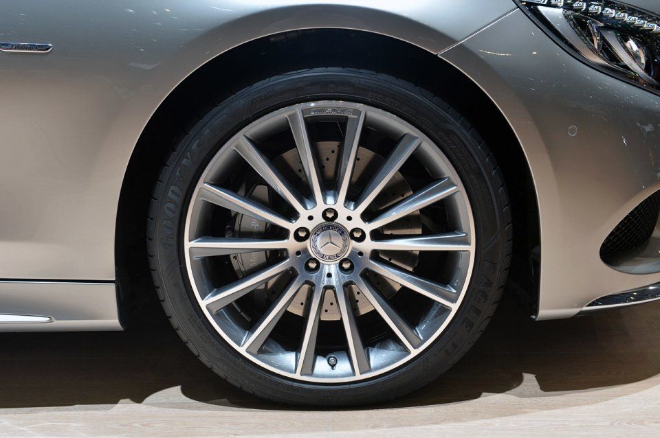 YEN MERCEDES S SERS COUPE CENEVRE RESM GALERS