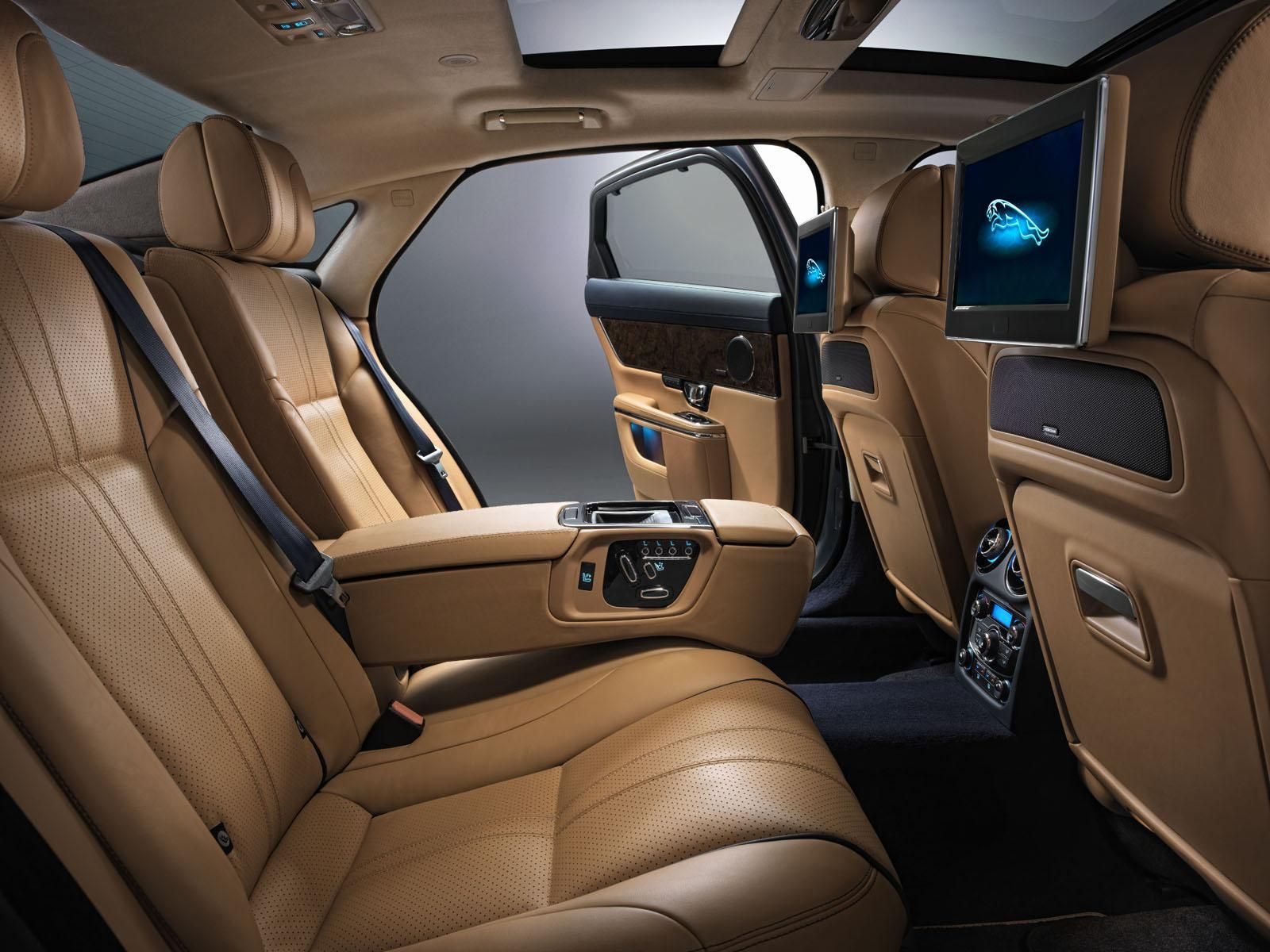 2014 MODEL JAGUAR XJ RESM GALERS