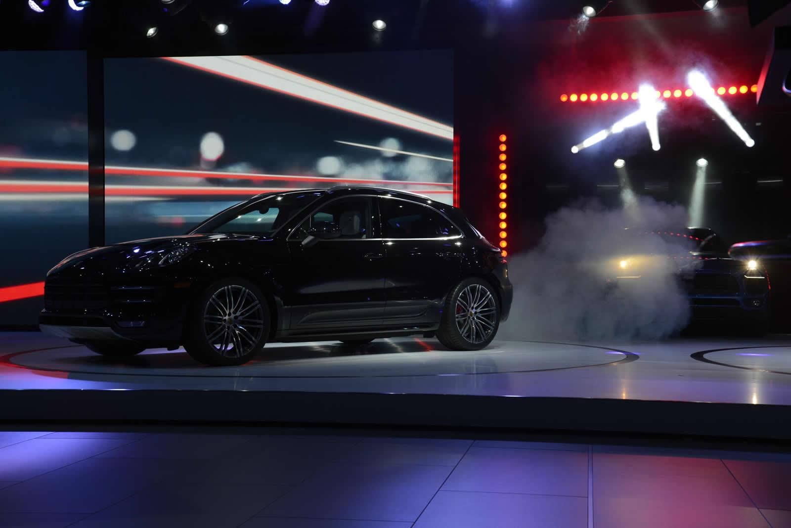 YEN PORSCHE MACAN LOS ANGLES TANITIM RESM GALERS