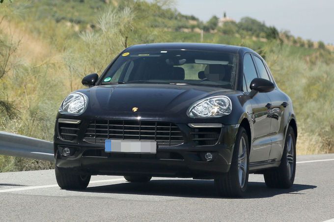 YEN PORSCHE MACAN HAFF KAMUFLAJLI RESM GALERS