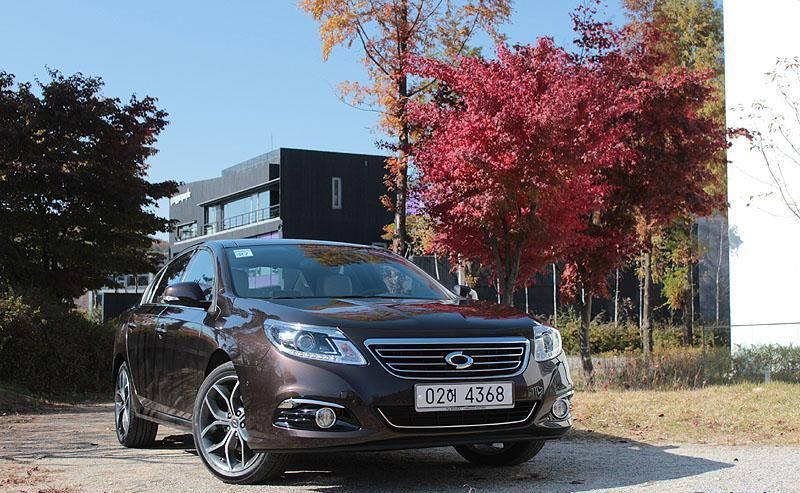 YEN MAKYAJLI RENAULT LATTUDE'NN PUCU SAMSUNG SM5 RESM GALER