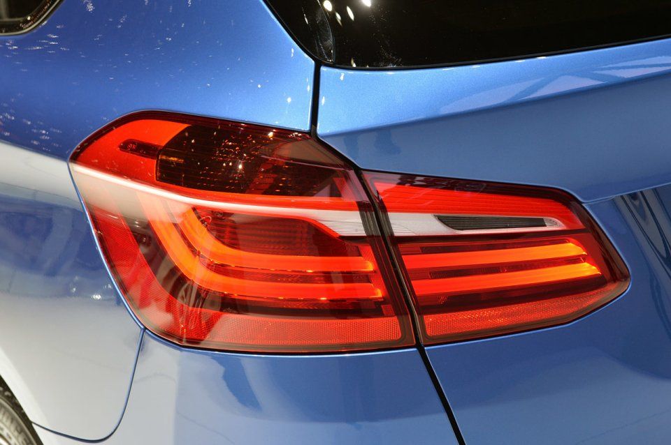 YEN BMW 2 SERS ACTVE TOURER CENEVRE RESM GALERS