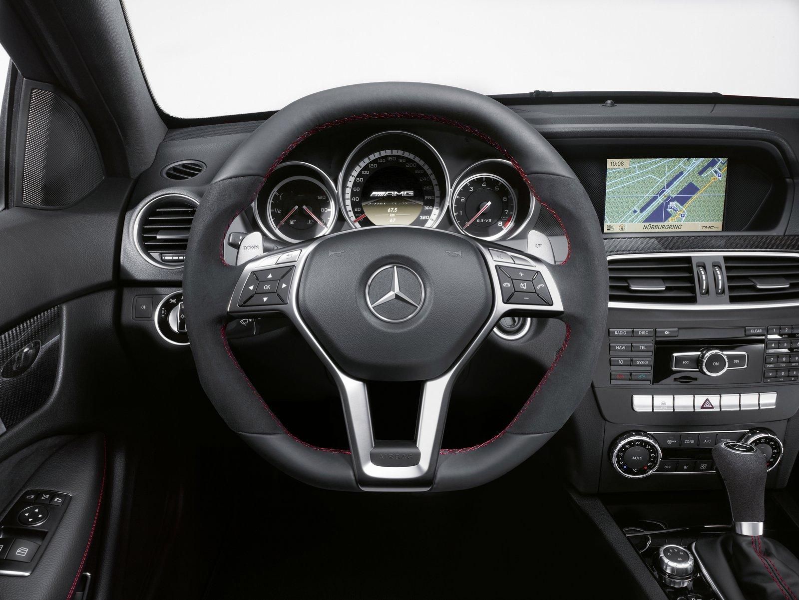 MERCEDES C63 AMG BLACK GALER