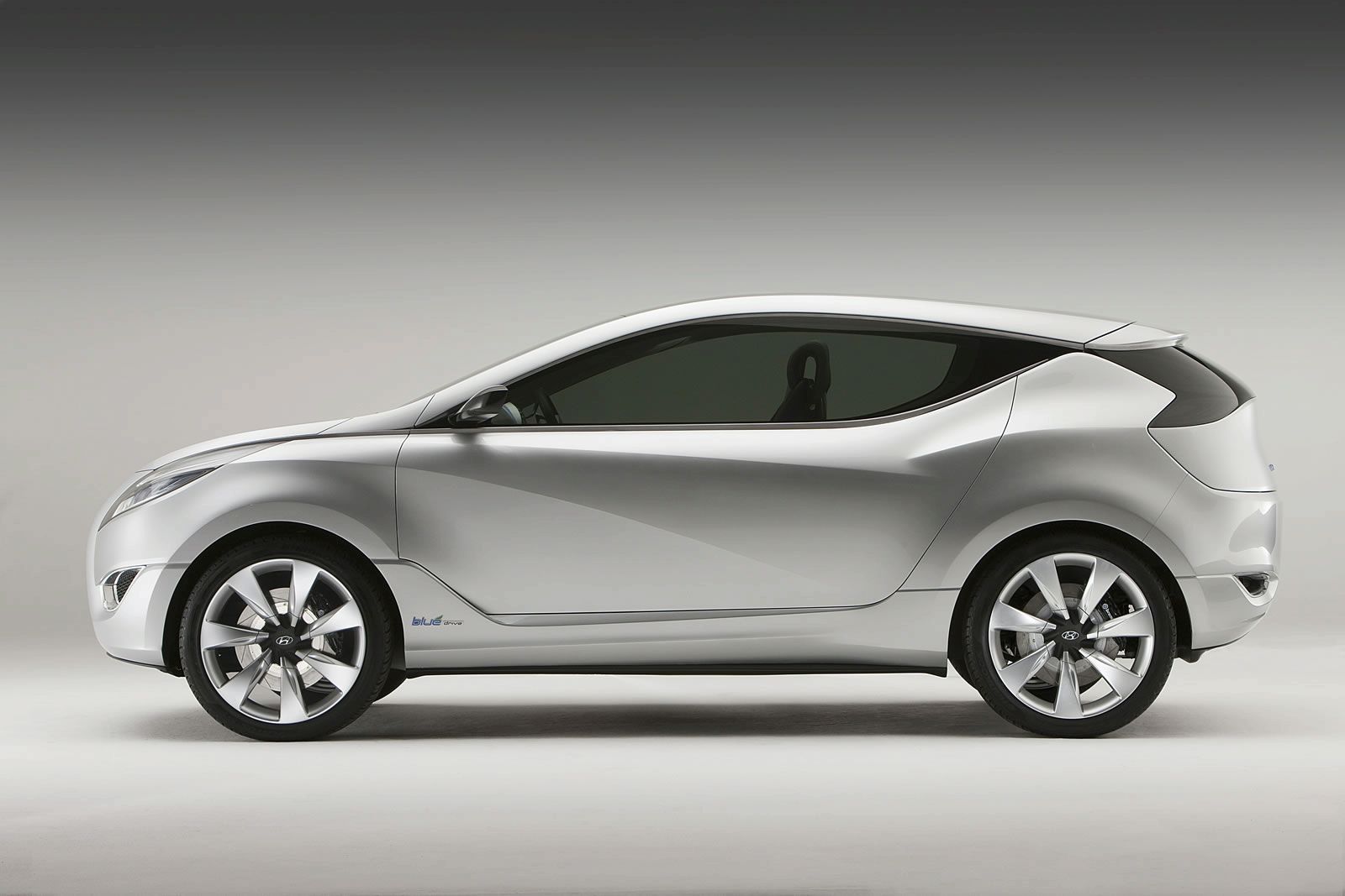 HYUNDA NUVS CONCEPT GALER