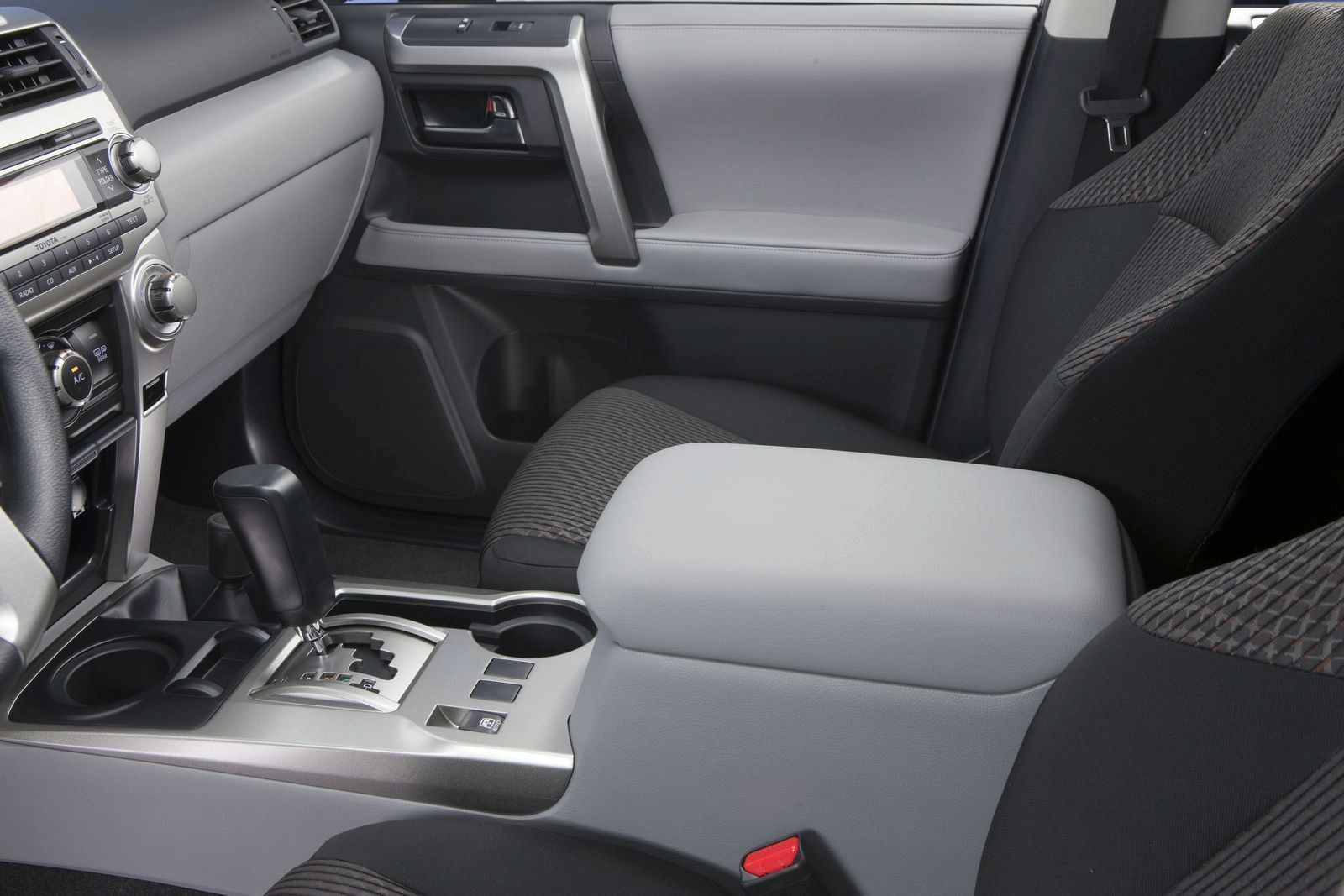 TOYOTA 4RUNNER (2010) GALER