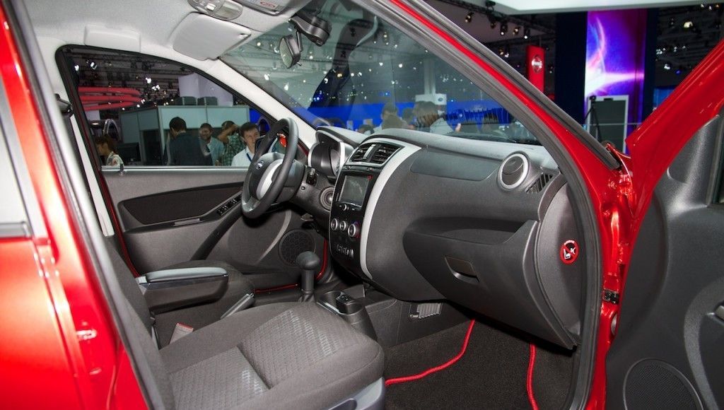 DATSUN M-DO MOSKOVA'DA RESM GALERS