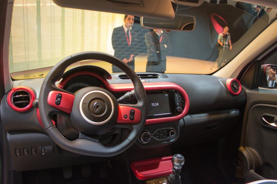 YEN� RENAULT TW�NGO CENEVRE RES�M GALER�S�