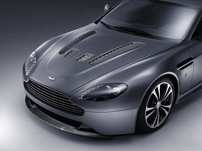 ASTON MARTN V12 VANTAGE GALER