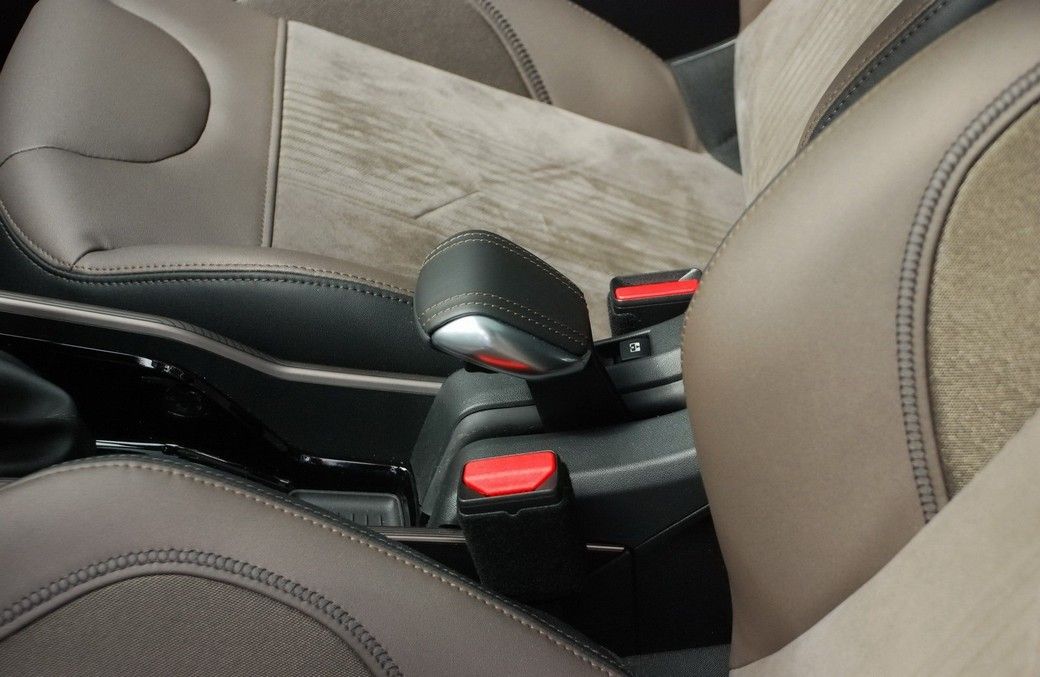 YEN PEUGEOT 2008 AVRUPA'DA YOLLARDA RESM GALERS