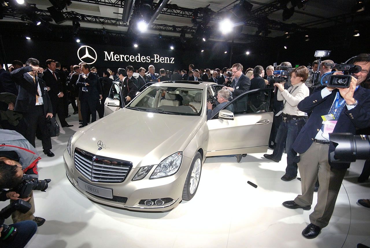 MERCEDES E SEDAN (2010)