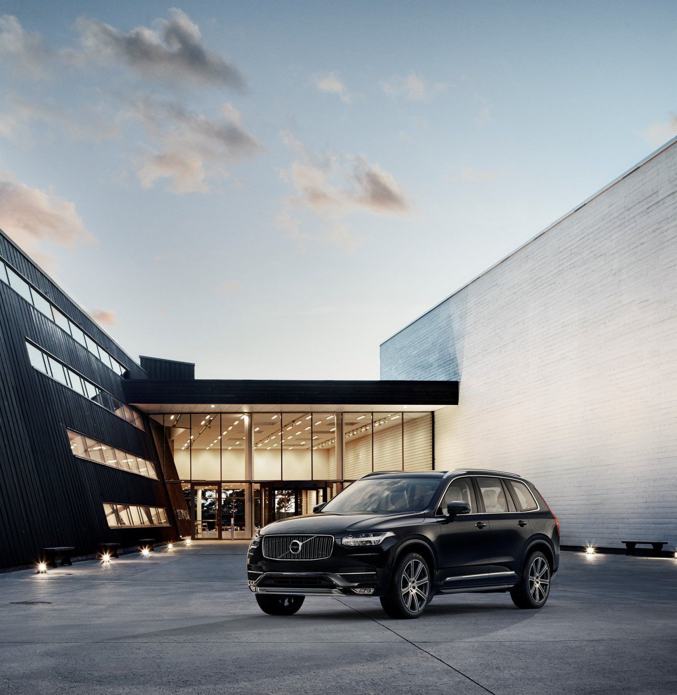 YEN 2015 VOLVO XC90 FRST EDTON RESM GALERS