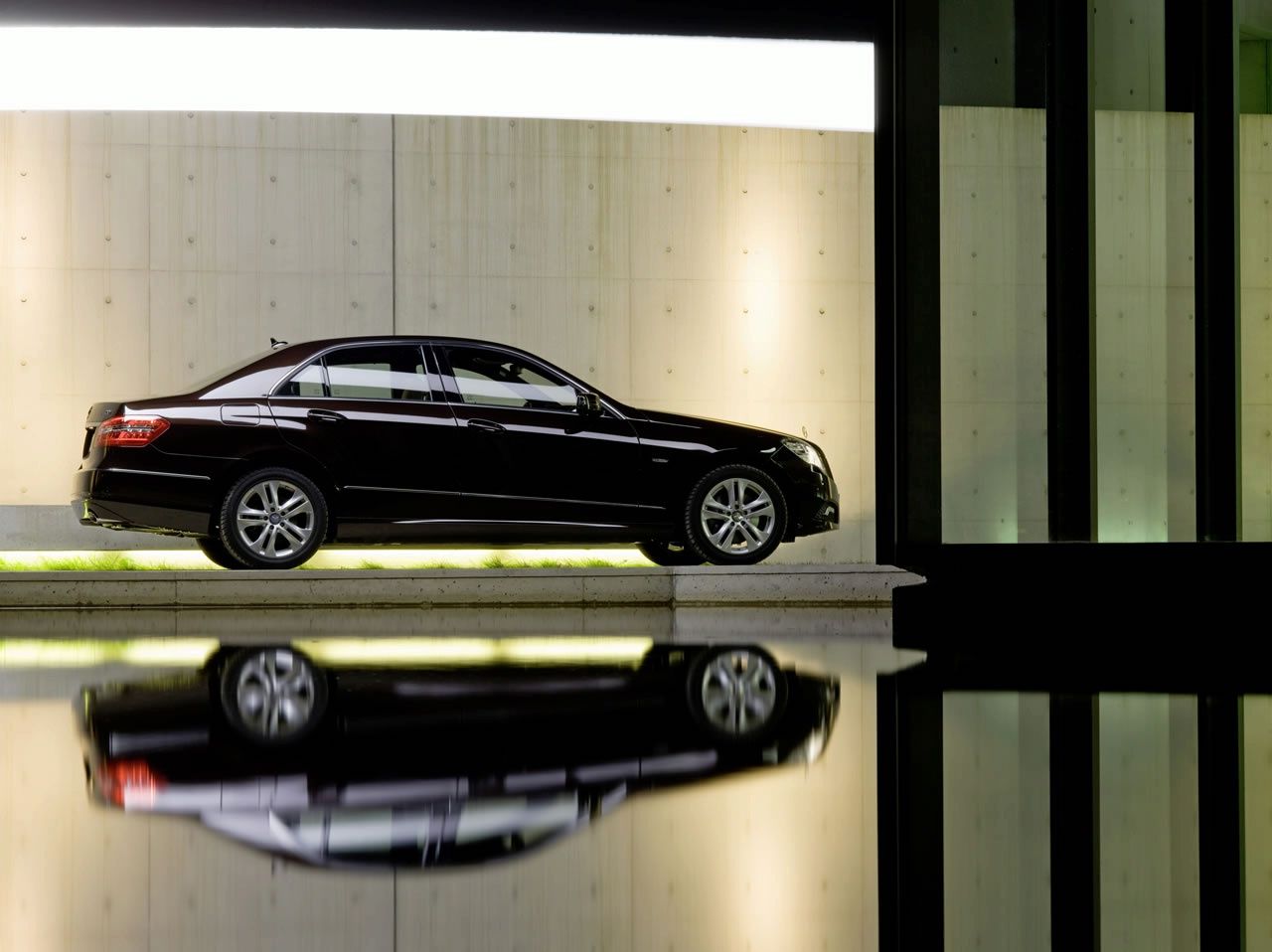 MERCEDES E SEDAN (2010)