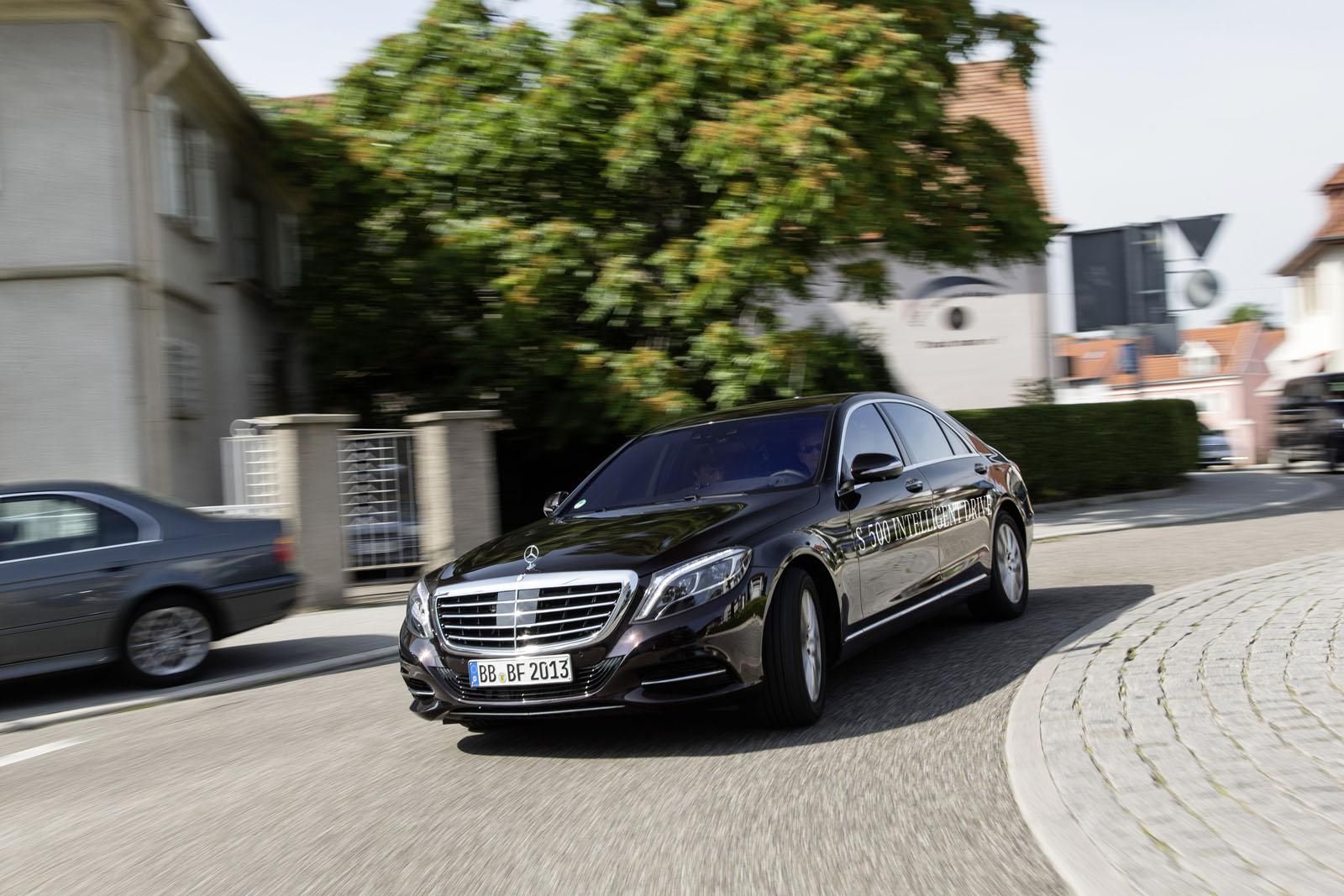 YEN MERCEDES S500 NTELLGENT DRVE OTONOM SR RESM GALERS
