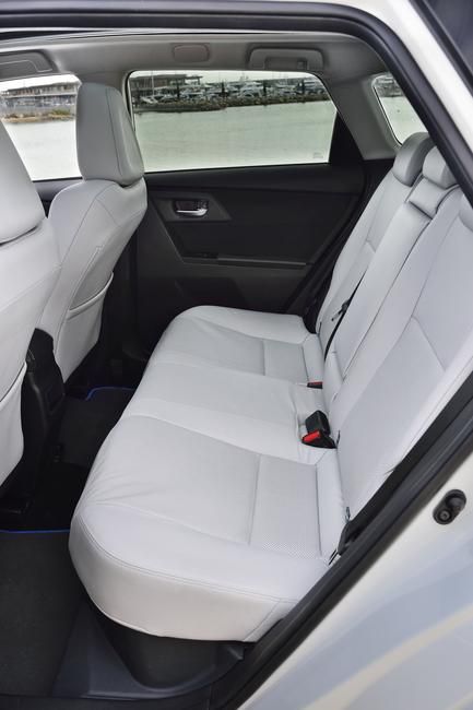 YEN TOYOTA AURS TOURNG SPORTS RESM FOTORAF GALERS